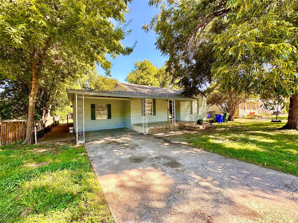 Lockwood St, Fort Worth, TX 76108