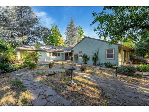 750 Park St, Ashland, OR, 97520-2506 | Card Image