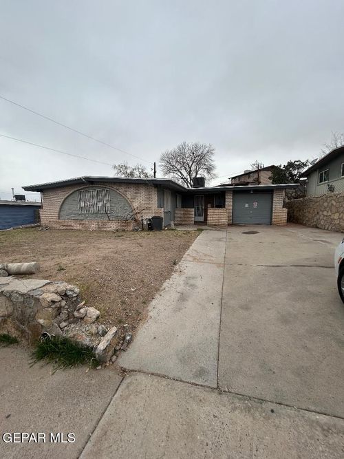 1905 Wedgewood Dr, El Paso, TX, 79925-6933 | Card Image