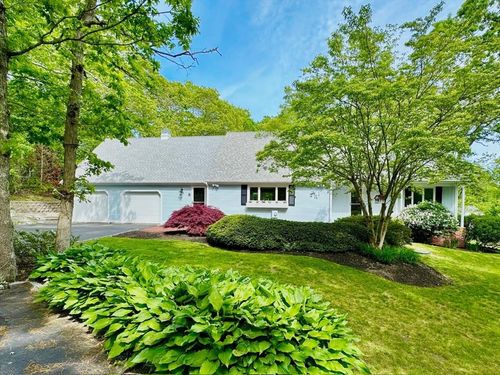 5 Horseshoe Cir, Sandwich, MA, 02563-2815 | Card Image