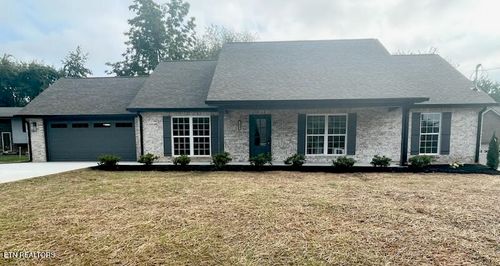 1016 Panorama Dr, Maryville, TN, 37801-8962 | Card Image