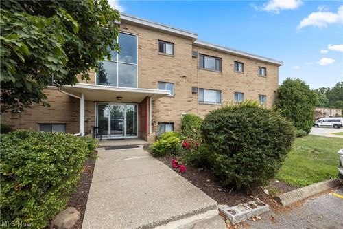 d12-5200 Royalton Rd, North Royalton, OH, 44133-4098 | Card Image