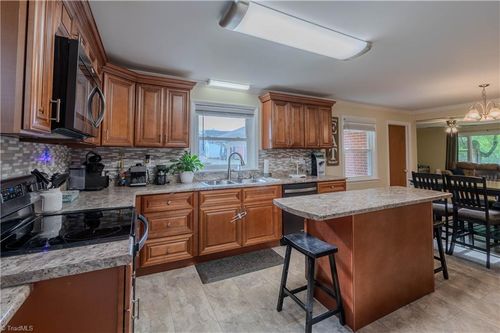 5446 Siloam Rd, Siloam, NC, 27047-9152 | Card Image