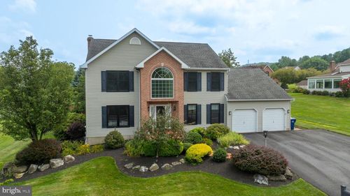 521 Martins Rd, SINKING SPRING, PA, 19608-9592 | Card Image