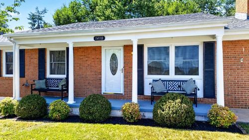 1418 Aiken St, Staunton, VA, 24401-2038 | Card Image