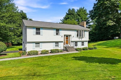 19 Mcintosh Rd, Chelmsford, MA, 01824-2016 | Card Image