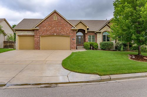 524 E Crescent Lakes Dr, Andover, KS, 67002-9352 | Card Image