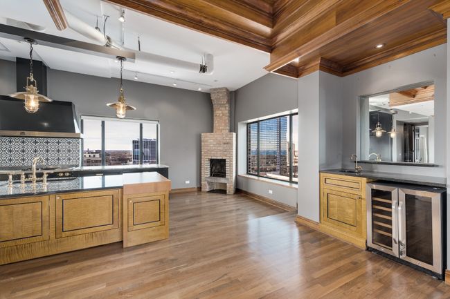 PH-12 - 707 W Junior Terrace, Condo with 4 bedrooms, 3 bathrooms and 1 parking in Chicago IL | Image 10