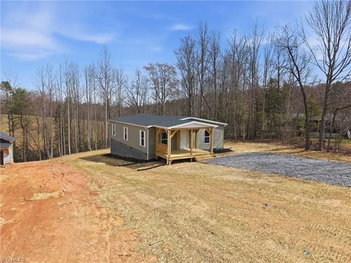 253 Ridge Top Rd, North Wilkesboro, NC, 28659-8399 | Card Image