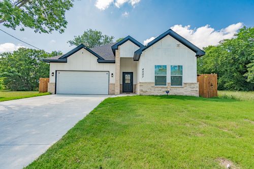 4507 Metropolitan Ave, Dallas, TX, 75210-1208 | Card Image