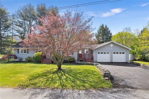 1 Oak Cir, Westbrookville, NY, 12785-5004 | Card Image