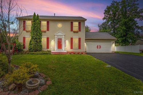 8452 Rollercoaster Dr, Cicero, NY, 13039-7822 | Card Image
