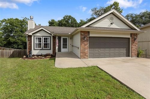 5004 Ne 63rd Ter, Kansas City, MO, 64119-1675 | Card Image