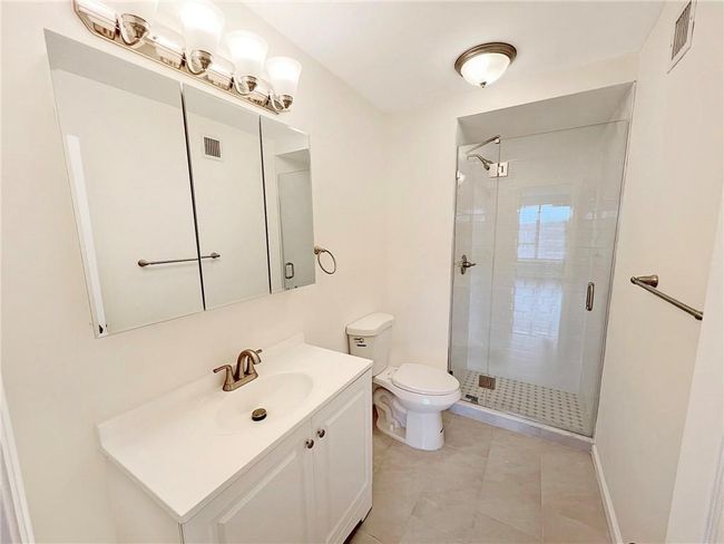 APT-8E - 166 Powells Cove Blvd, Home with 2 bedrooms, 2 bathrooms and null parking in Whitestone NY | Image 16