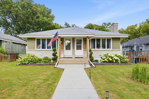 717 6th Ave S, Hopkins, MN, 55343-7718 | Card Image