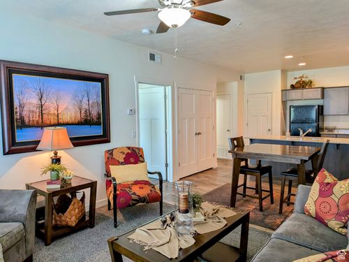 796 E 500 S, American Fork, UT, 84003-3072 | Card Image