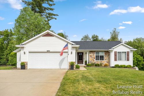 1870 Pineridge Dr, Hastings, MI, 49058-8125 | Card Image