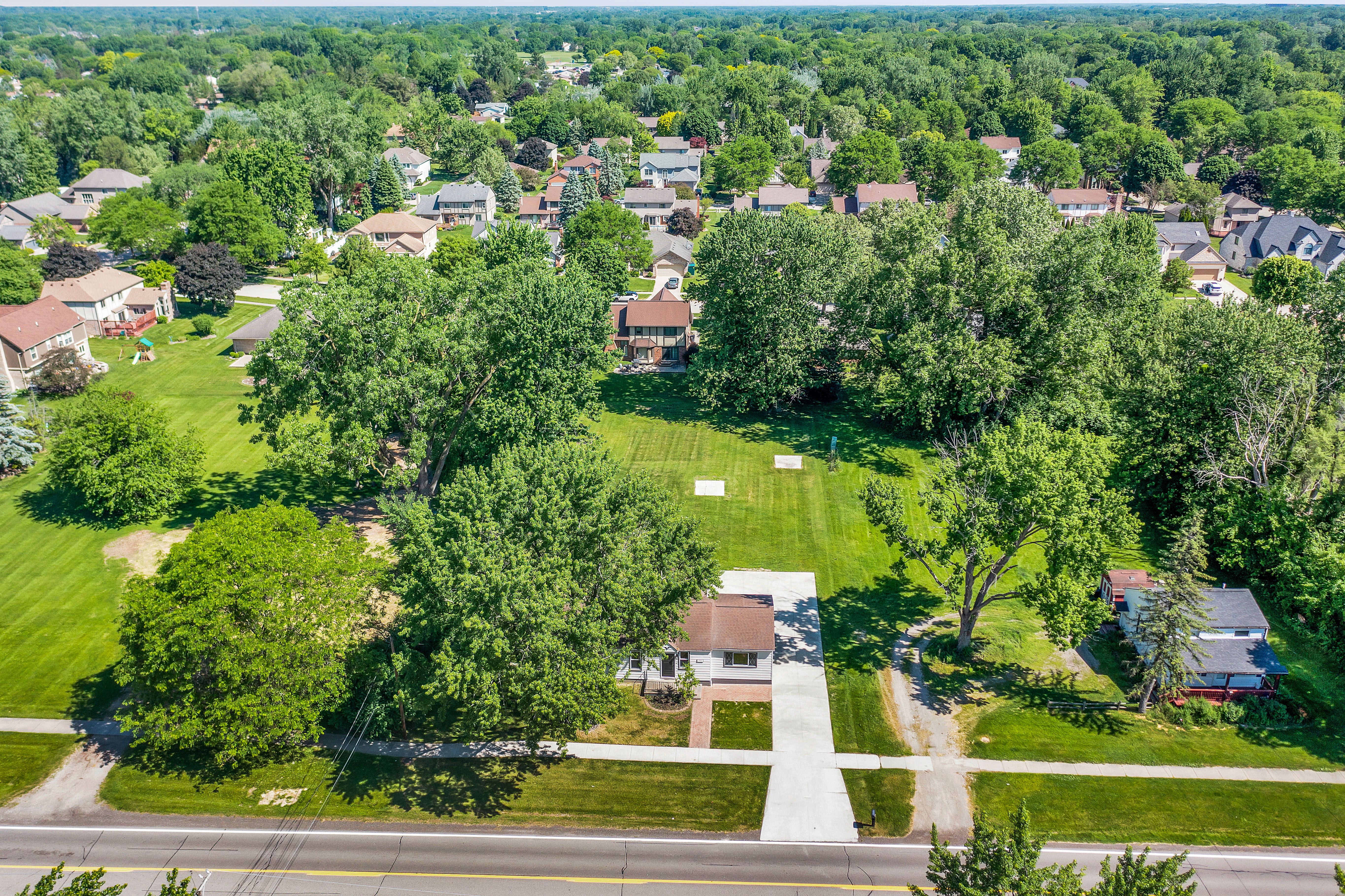 Wattles Rd, Troy, MI 48085