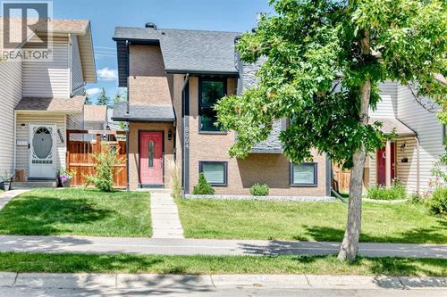 8004 Ranchview Dr Nw, Calgary, AB, T3G1T1 | Card Image