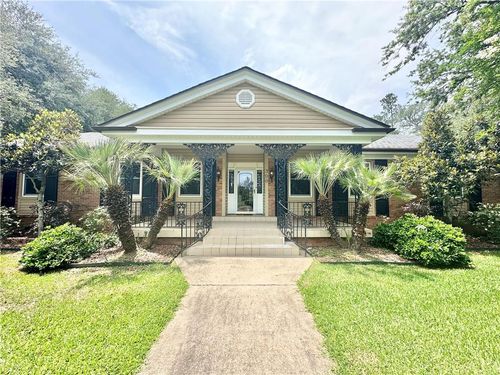 300 S Sewell Pl, Bunkie, LA, 71322-2232 | Card Image