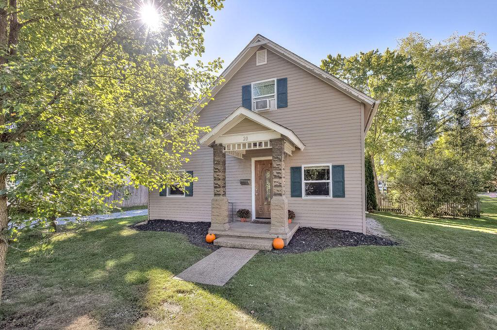 Lawn Ave, Mount Vernon, OH 43050