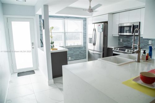 apt-j4-2304 Lucaya Ln, Coconut Creek, FL, 33066-1113 | Card Image