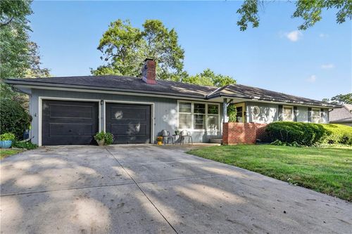 5019 Pawnee Dr, Roeland Park, KS, 66205-1550 | Card Image