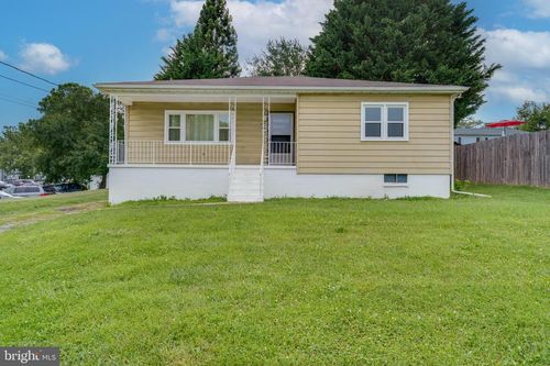 995 N Mildred St, Ranson, WV, 25438-1535 | Card Image