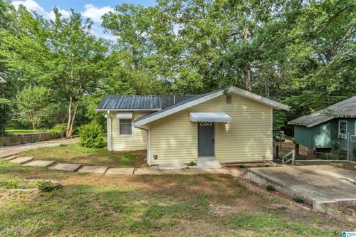 211 Lakeshore Cir, ADAMSVILLE, AL, 35005-2623 | Card Image