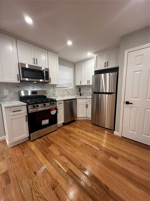 223 113th Dr, Queens Village, NY, 11429-2718 | Card Image