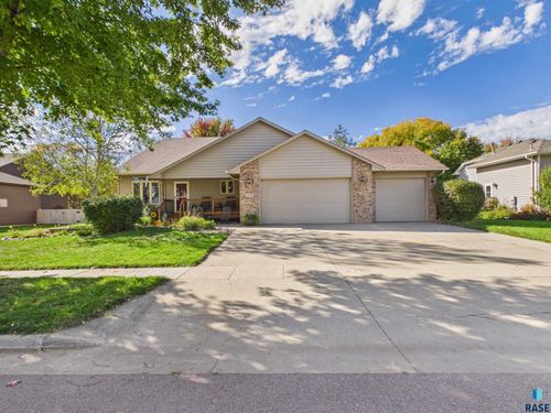 5209 S Woodwind Ave Avenue, Sioux Falls, SD, 57106 | Card Image
