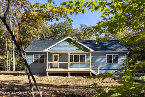 184 Lucks Rd, Greenfield Park, NY, 12435-5401 | Card Image