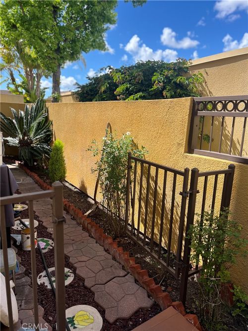 19-25712 Le Parc, Lake Forest, CA, 92630-5922 | Card Image