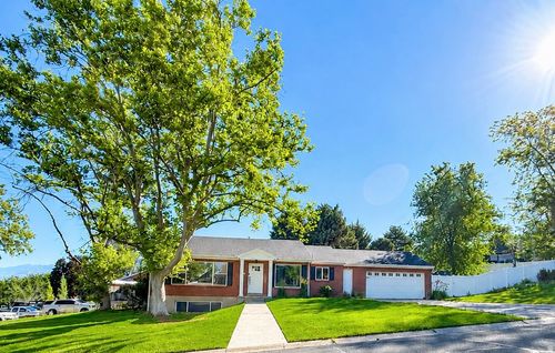 77-273 Springhill Dr, North Salt Lake, UT, 84054-1701 | Card Image