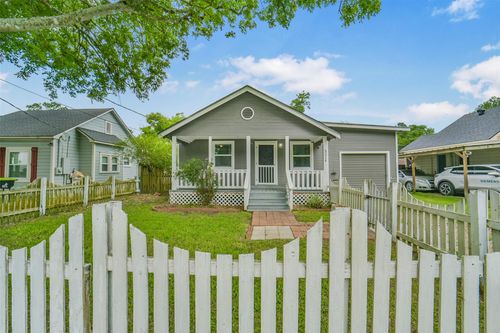 3214 North Ave, Needville, TX, 77461-8240 | Card Image