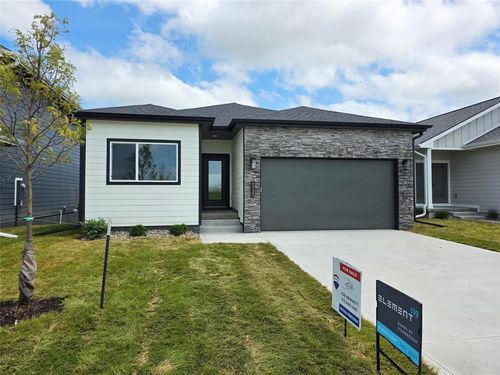 1135 Nw Sproul Dr, Waukee, IA, 50263-4510 | Card Image