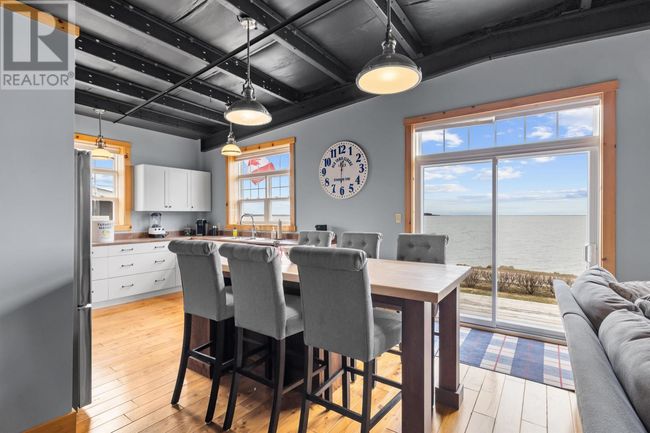 360 Water St, House other with 2 bedrooms, 5 bathrooms and null parking in Summerside PE | Image 12
