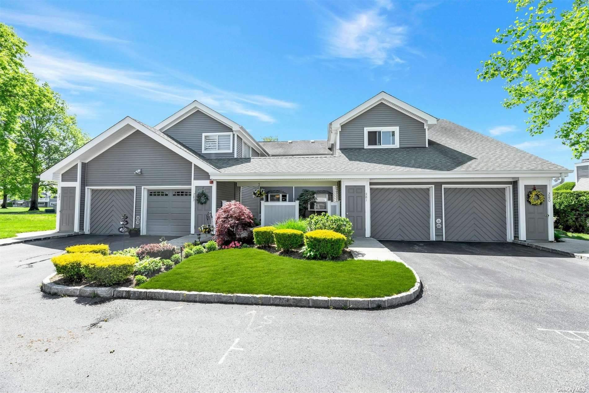 Dockside Ct, Moriches, NY 11955