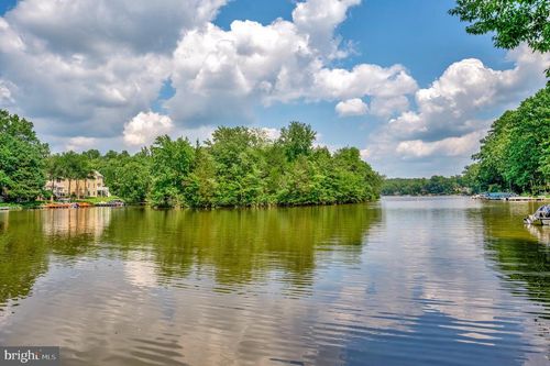 1915 Lakeview Pkwy, LOCUST GROVE, VA, 22508-5320 | Card Image