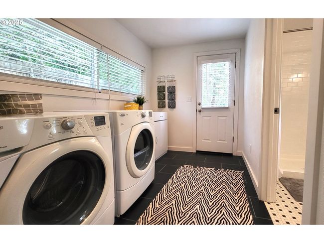 1400 W 40 Th Ave, House other with 3 bedrooms, 2 bathrooms and 1 parking in Eugene OR | Image 31