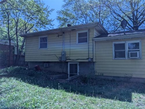 4013 Shrine Park Rd, Leavenworth, KS, 66048-4826 | Card Image