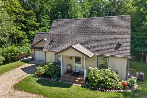 21643 11 Mile Road, Big Rapids, MI, 49307 | Card Image