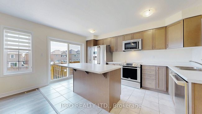 1145 Dragonfly Ave, House attached with 3 bedrooms, 3 bathrooms and 1 parking in Pickering ON | Image 14