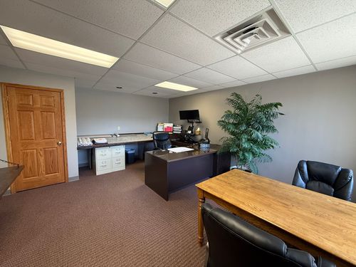 1040 W 4th St, Davenport, IA, 52802-3509 | Card Image