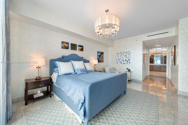 APT-2801 - 50 S Pointe Dr, Condo with 3 bedrooms, 4 bathrooms and null parking in Miami Beach FL | Image 11