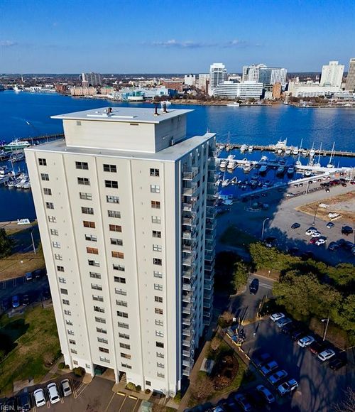 1702-1 Crawford Cir, Portsmouth, VA, 23704-3862 | Card Image