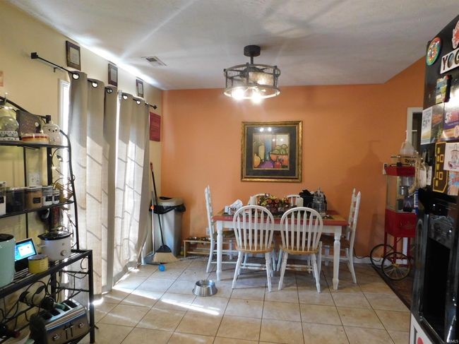11907 Perry Crossing Pkwy, House other with 3 bedrooms, 2 bathrooms and null parking in Sellersburg IN | Image 19