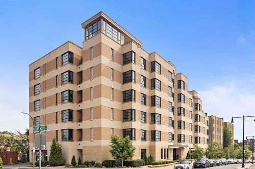 204-1650 Commonwealth Ave, Boston, MA, 02135-5631 | Card Image