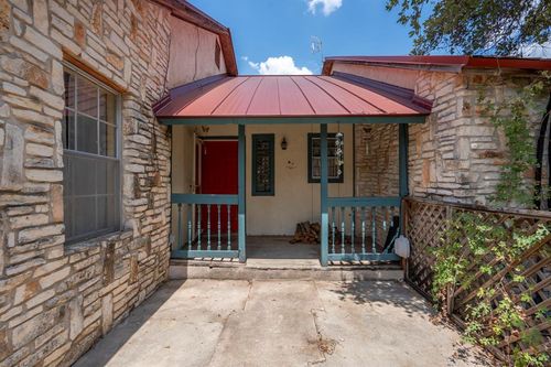 88 Shady Bluff Dr, Wimberley, TX, 78676-2240 | Card Image