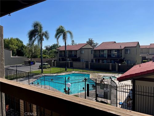 apt-e-9250 Citrus Ave, Fontana, CA, 92335-5560 | Card Image